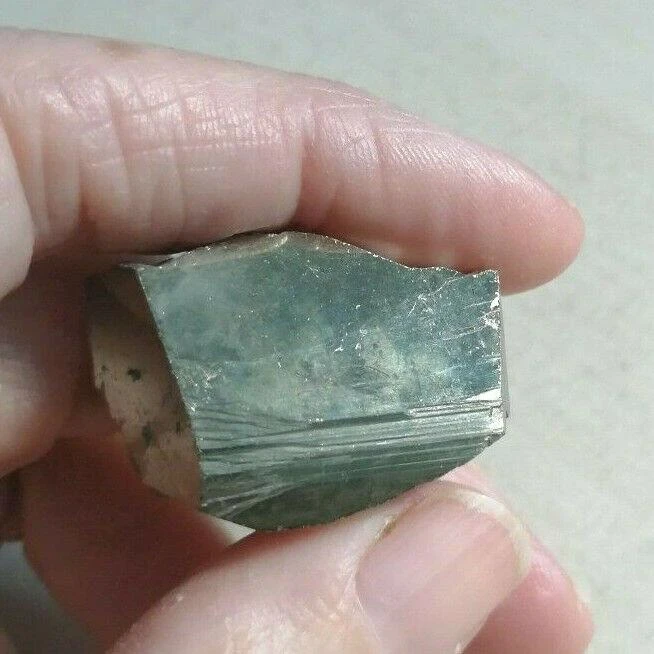 Pirita Búlgaria 34 g / 3 cm piedra muy brillante minerales litoterapia – photo 3